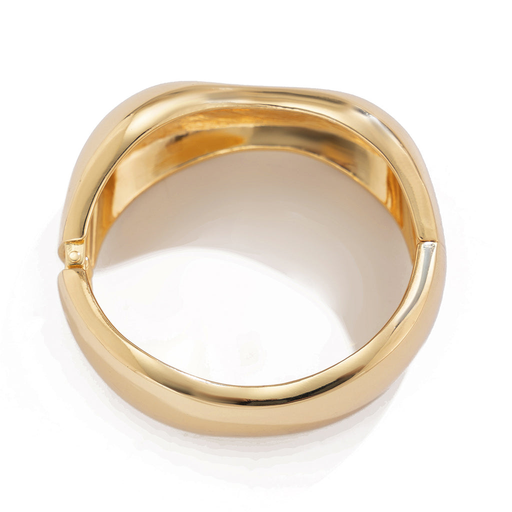 Fashionable Gold Bracelet — Trendy Everyday Accessory