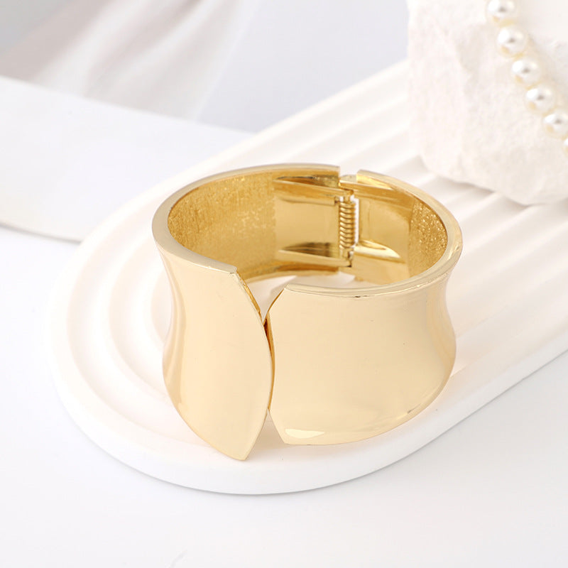 Gold Brushed Bracelet — Subtle Texture, Timeless Style