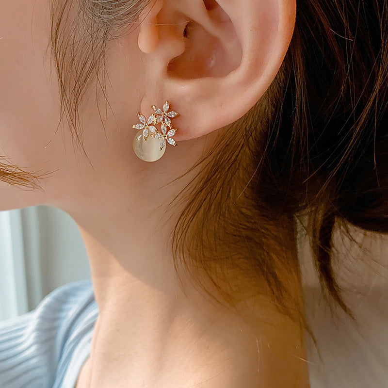 Golden Flower Earrings — Soft & Elegant