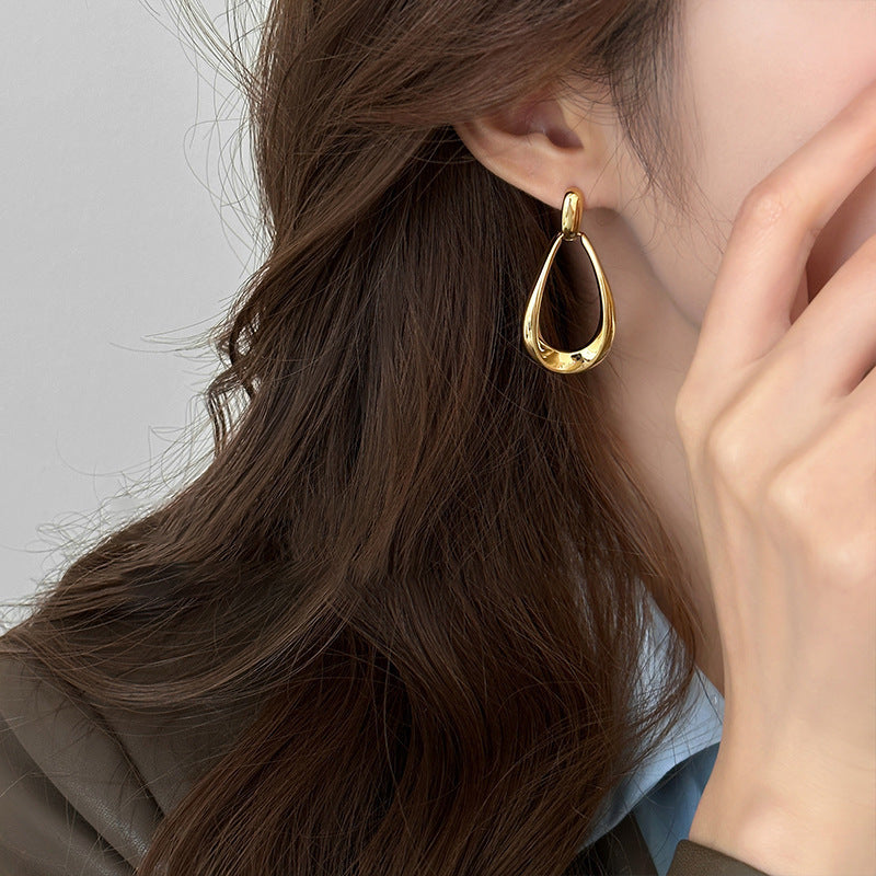 Gold Oval Earrings — Timeless & Versatile