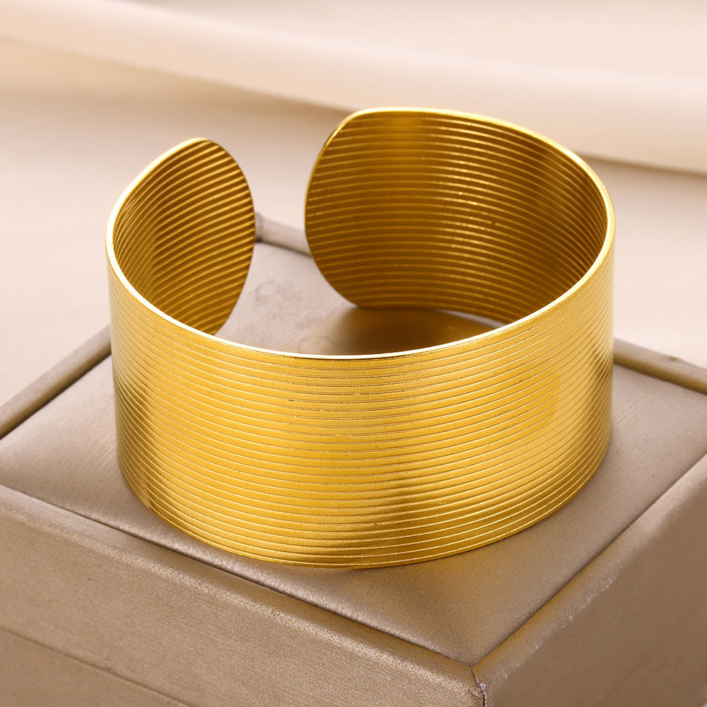 Open Bracelet – Gold — Bold & Refined