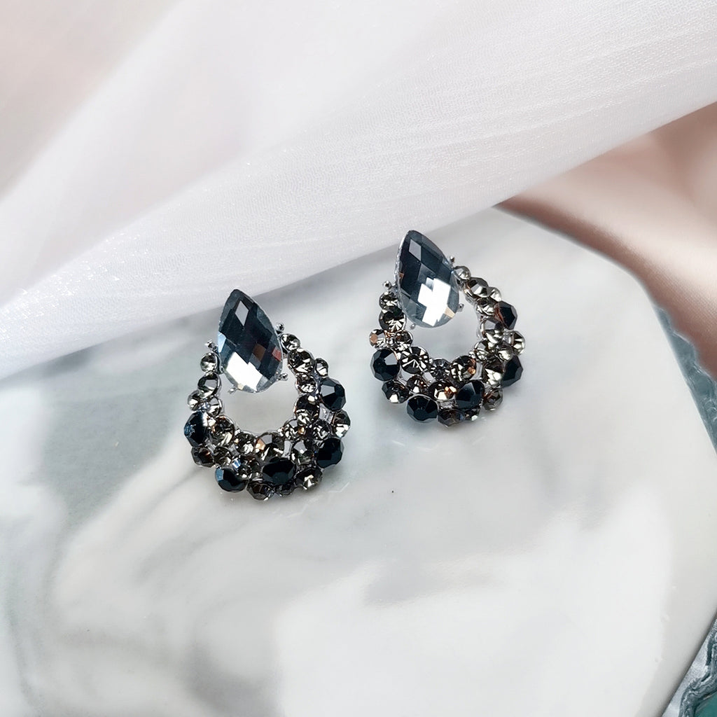 Retro All‑Match Black Earrings — Timeless Versatility