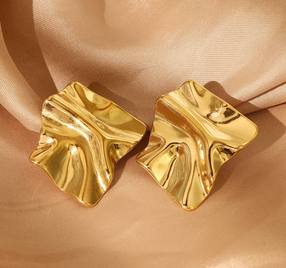 Wrinkled Square Stud Earrings