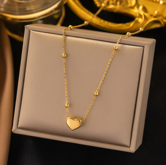 Heart-Shaped Gold Necklace — Romantic Charm