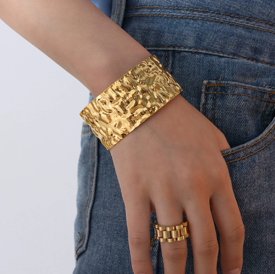 Gold Adjustable Open Bracelet — Sleek & Comfortable