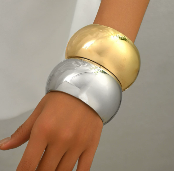 Round Bracelet – Gold — Simple & Classic