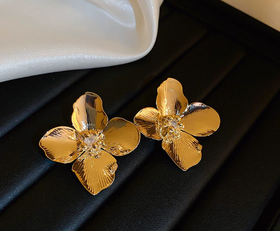Silver Needle Golden Flower Earrings — Delicate & Feminine