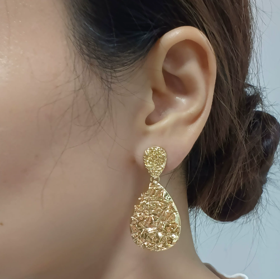 Clip‑On Vintage Wrinkle Earrings — Textured Elegance