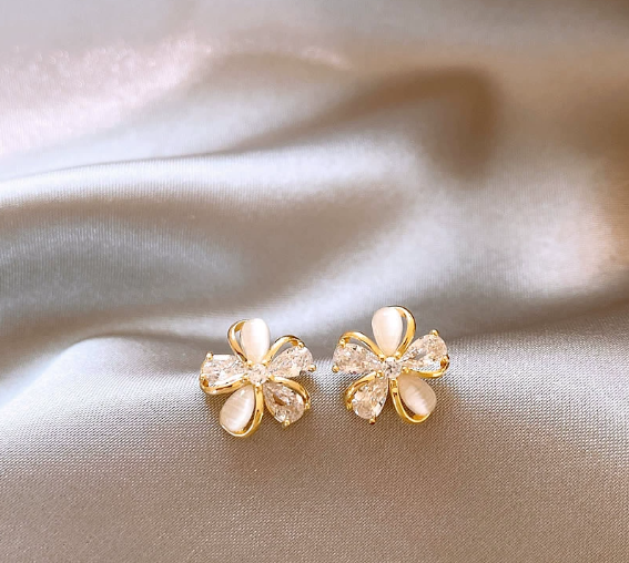 Niche Design Earrings — Unique Statement